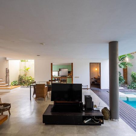 Villa Athena เซมินยัค ภายนอก รูปภาพ